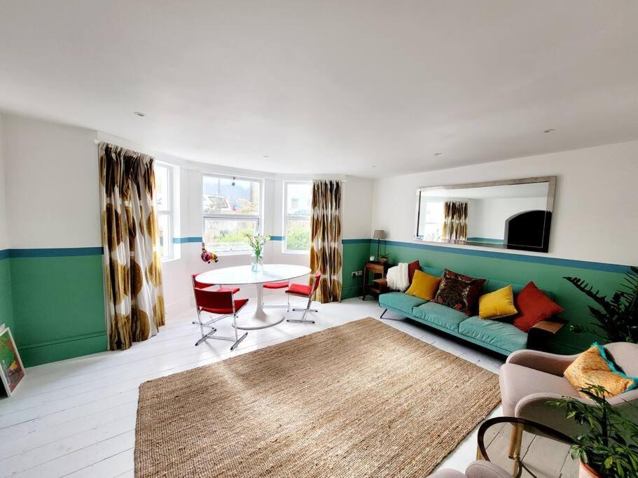 Gorgeous 2 Bedroom Sanctuary Margate Bagian luar foto